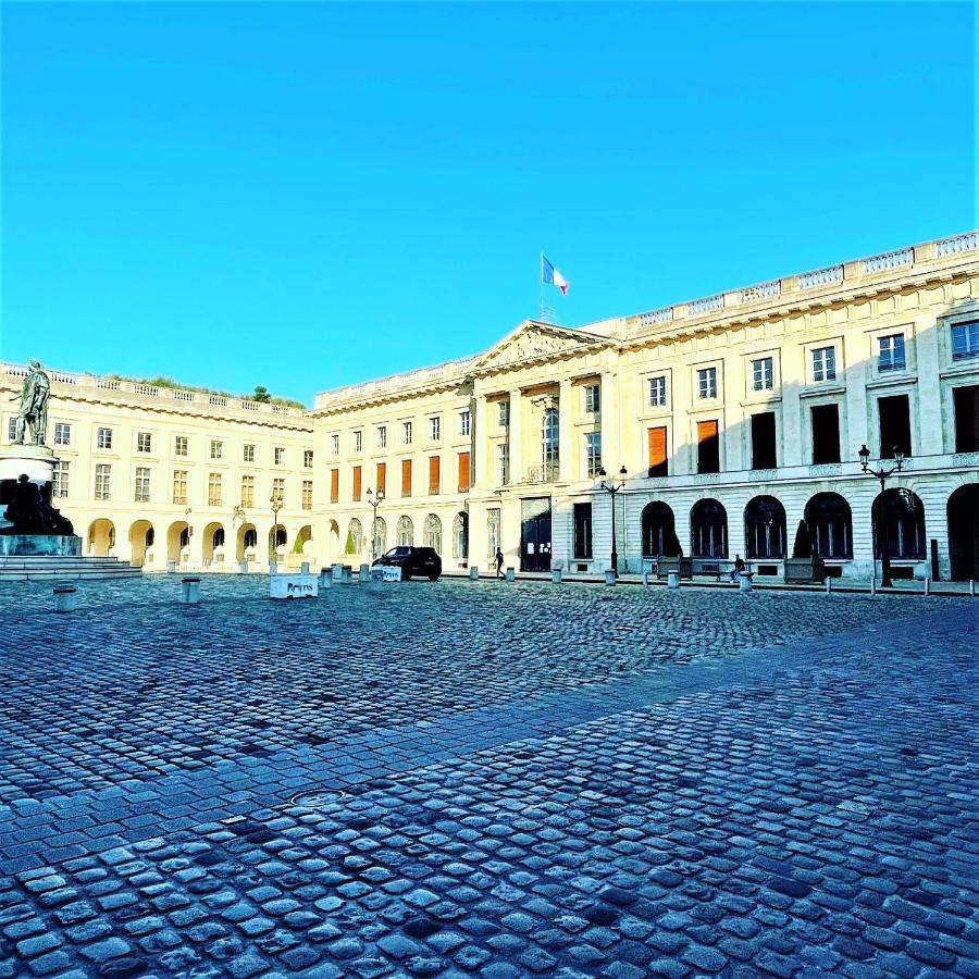 Aux Clefs Des Sacres - Dans Un Hotel Particulier Situe Rue Du Marc - Reims - Hyper Centre Forum Mairie Boulingrin المظهر الخارجي الصورة