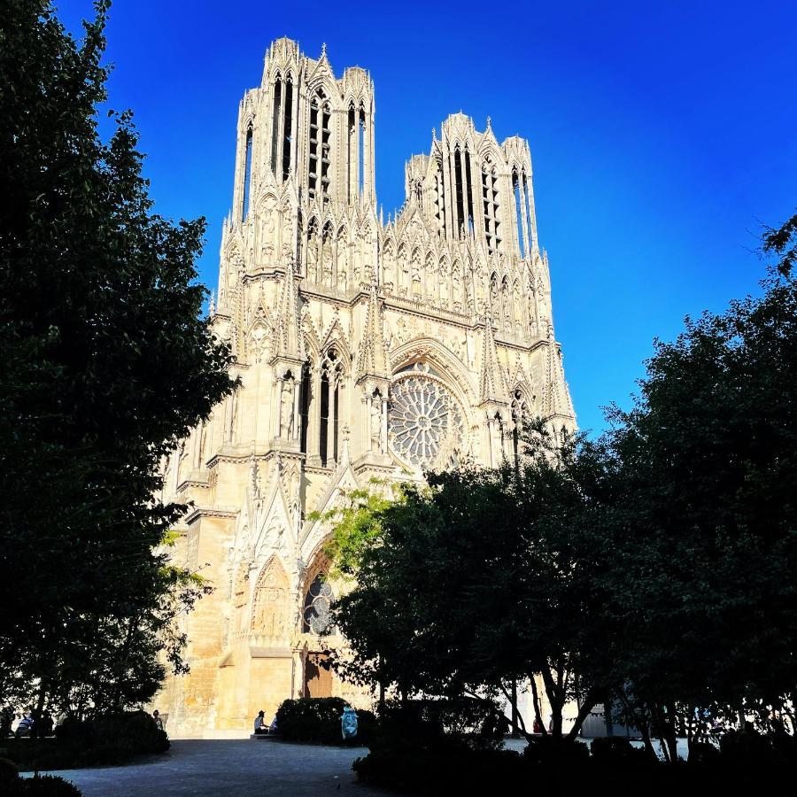 Aux Clefs Des Sacres - Dans Un Hotel Particulier Situe Rue Du Marc - Reims - Hyper Centre Forum Mairie Boulingrin المظهر الخارجي الصورة