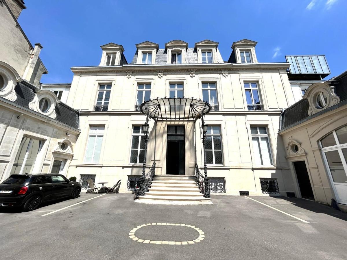 Aux Clefs Des Sacres - Dans Un Hotel Particulier Situe Rue Du Marc - Reims - Hyper Centre Forum Mairie Boulingrin المظهر الخارجي الصورة